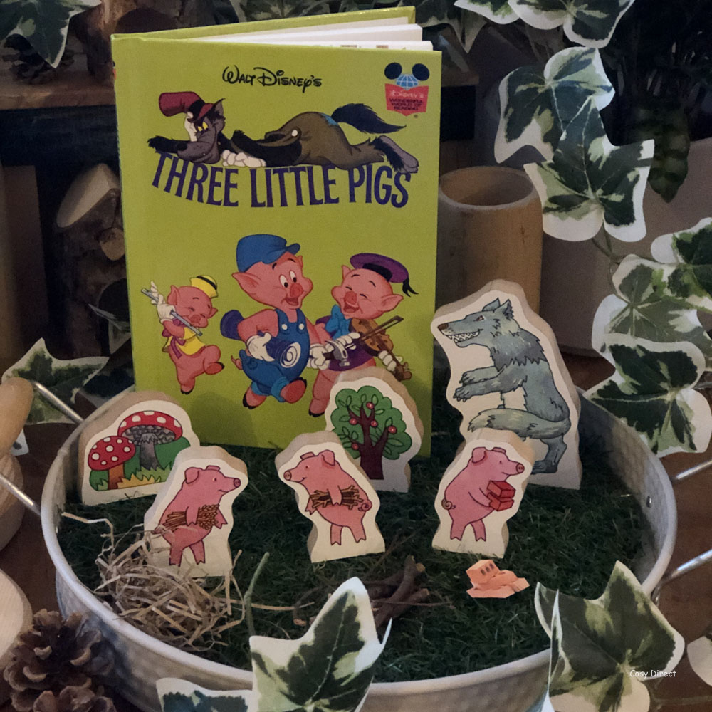 book play - 3 little pigs